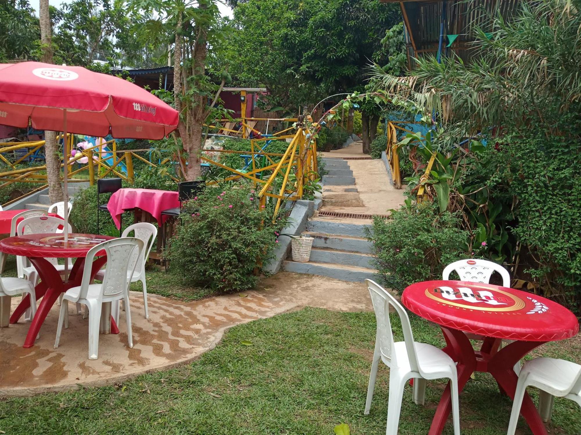 Colours Club&Spa Kigali Extérieur photo